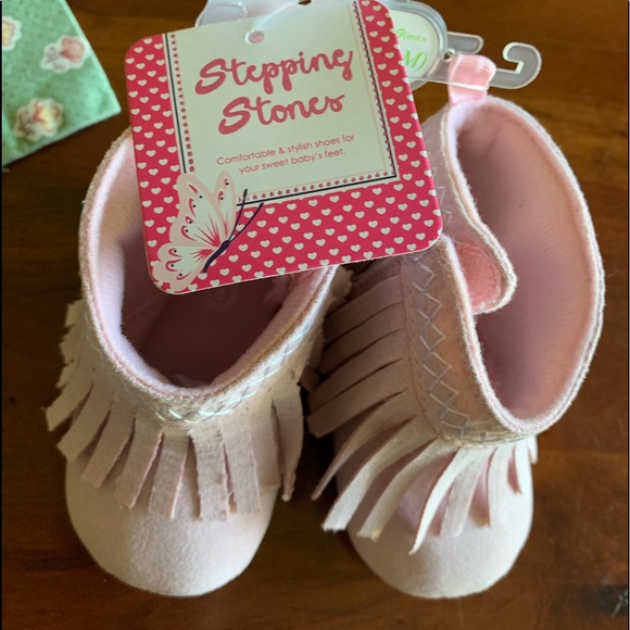 LT PINK FRINGE BOOT INFANT 4 (9-12mos) - Picture 2 of 5